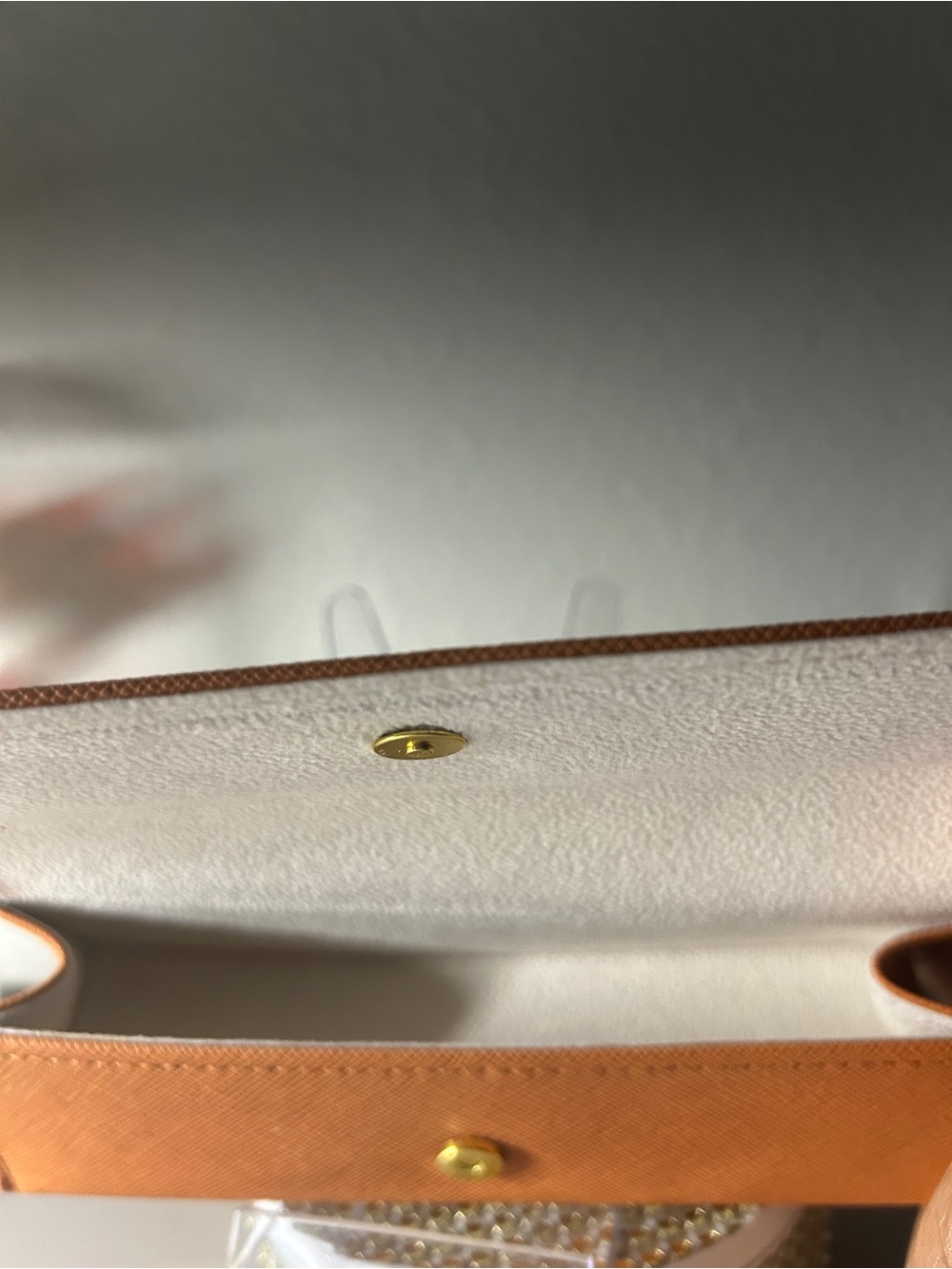 Tory Burch Sunglasses Case in Cognac with Gold Logo - Picture 2 of 2